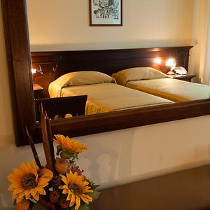 Camera standard con letto king size